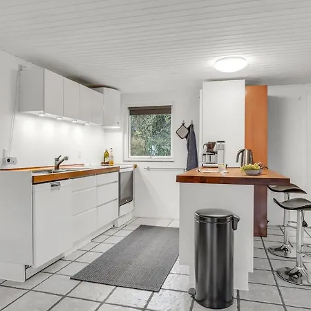 4 Bedroom Beautiful In *