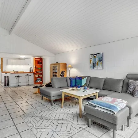 Vakantiehuis 4 Bedroom Beautiful In