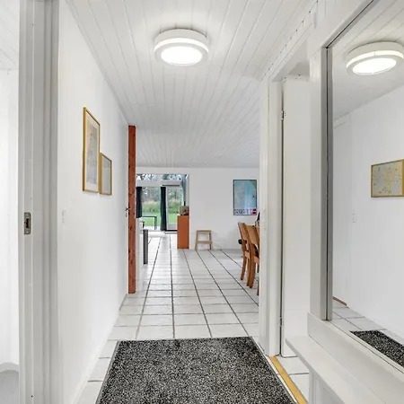 4 Bedroom Beautiful In *