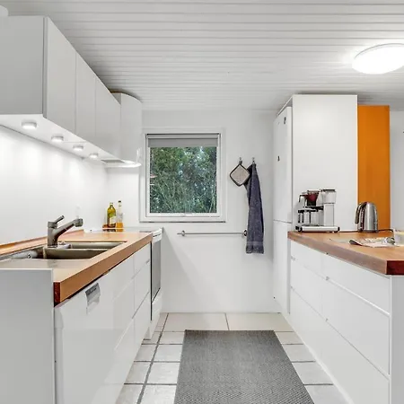 4 Bedroom Beautiful In Feriehus *